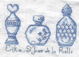 bouteilles de parfum brodes par Erika
